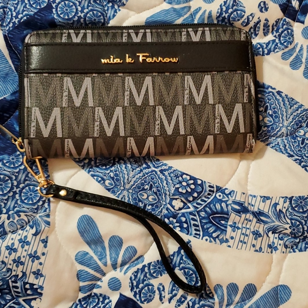 Mia K Farrow Wrist Wallet